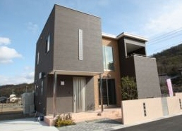 注文住宅　モデルハウス　螺旋階段と吹抜けが素敵なお家